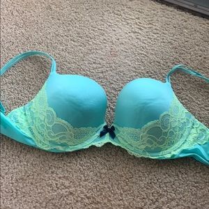 VICTORIA’S SECRET Very Sexy Push Up Bra 36D